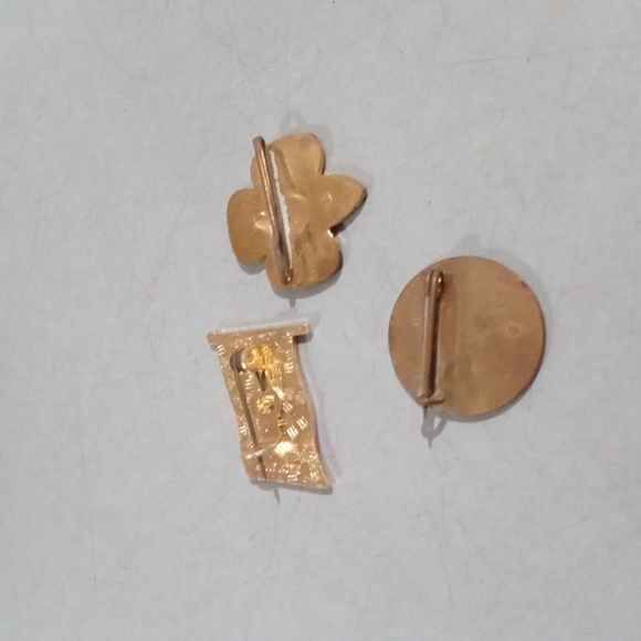 3 pins from 70's 2 girl scout and flag - Picture 2 of 5